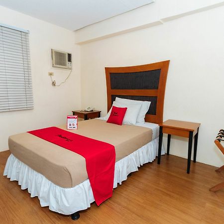 Reddoorz @ Amorsolo Makati Makati City Exteriér fotografie