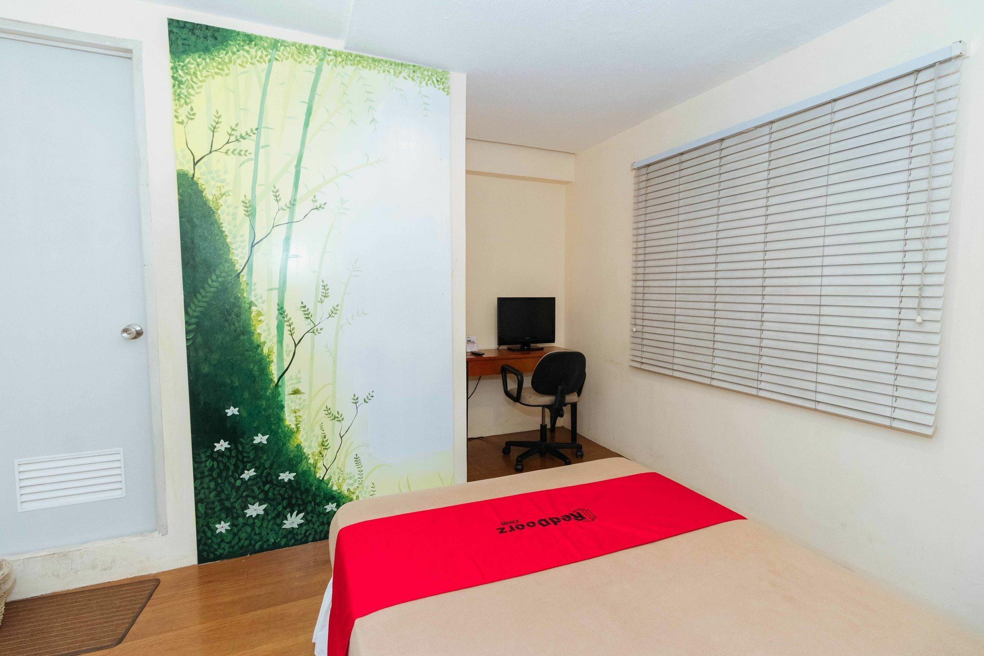 Reddoorz @ Amorsolo Makati Makati City Exteriér fotografie