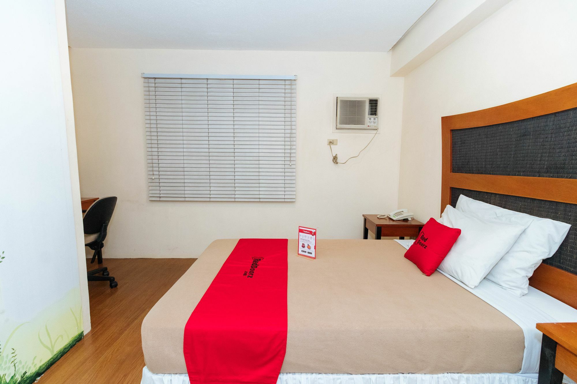 Reddoorz @ Amorsolo Makati Makati City Exteriér fotografie